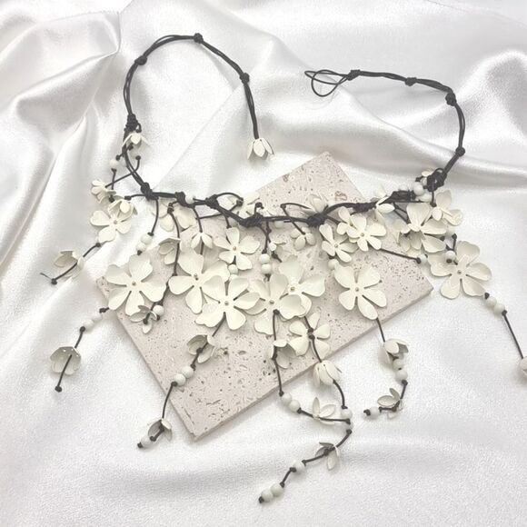 New ZARA Casscading Flowers Ecru Cord Necklace - Picture 7 of 15